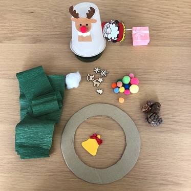 コロコロトナカイとクリスマスリース