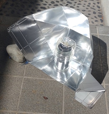 工作するミニソーラークッカー