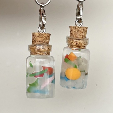 マイクロプラスチックを使ったチャーム