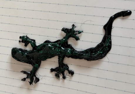 手動3Dプリンターで作ったとかげ